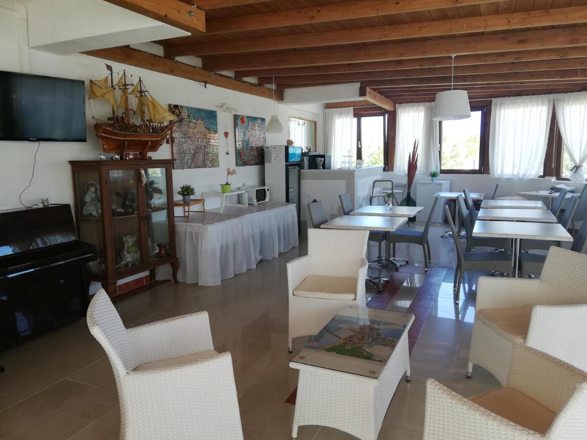 B&B Palazzo Manfredi Vieste, Fronte Mare Con Parcheggio 외부 사진